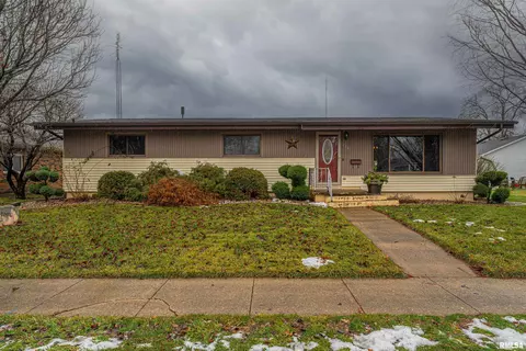 116 N Keefer St, Mason City, IL 62664