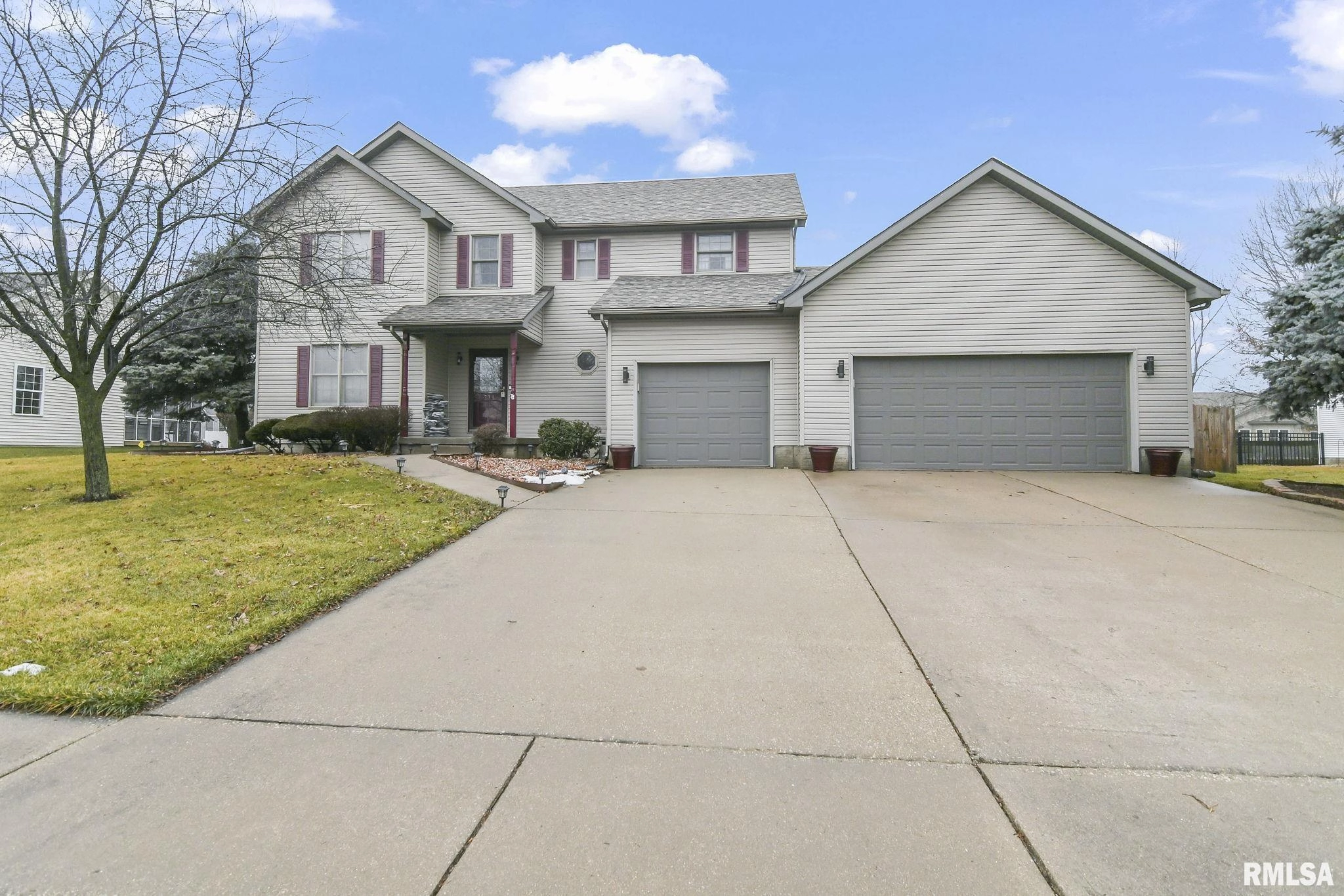 319 DOVER DR