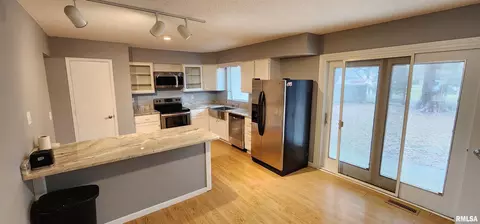 2118 Claremont Dr, Springfield, IL 62703 photo 9
