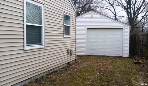 2604 Burton Dr, Springfield, IL 62703 photo 3
