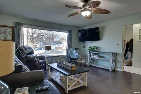 116 Glen Aire Dr, Springfield, IL 62703 photo 5