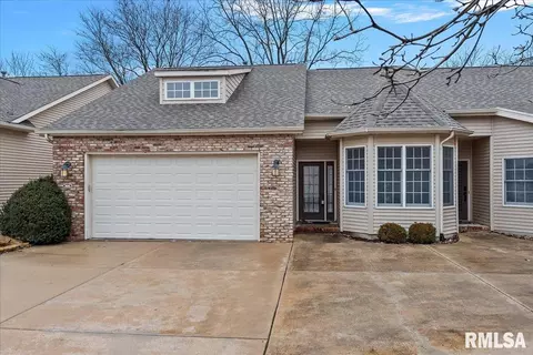305 Boulder Creek Dr, Chatham, IL 62629