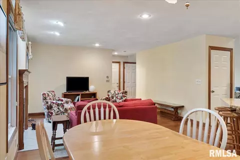 2550 Chapel Hill Dr, Springfield, IL 62702 photo 30
