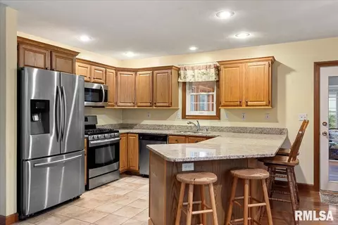 2550 Chapel Hill Dr, Springfield, IL 62702 photo 12
