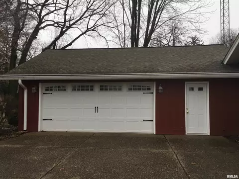 1508 W Lake Dr, Springfield, IL 62712 photo 4