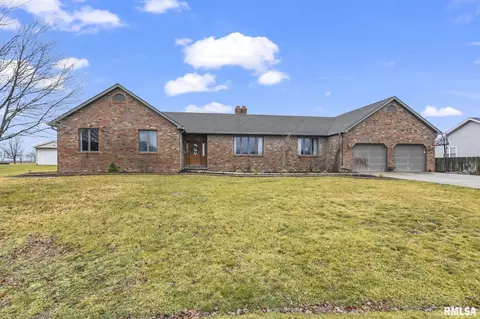 1681 840th Ave, Lincoln, IL 62656