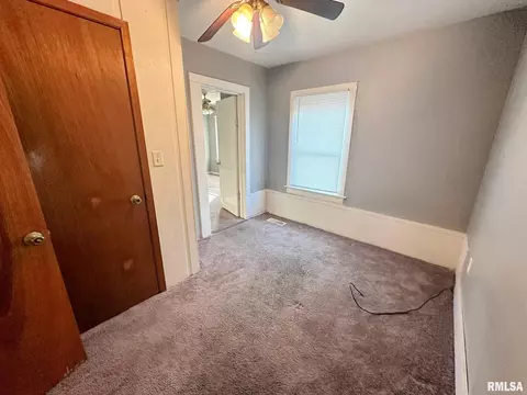 1953 S 16th St, Springfield, IL 62703 photo 6