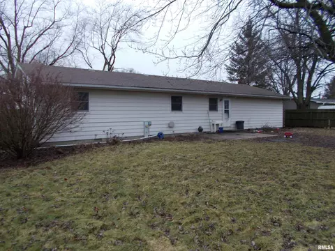 230 Olive St, Latham, IL 62543 photo 3
