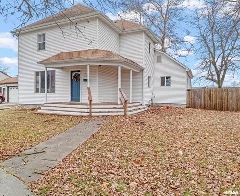 323 W Hill St, Virden, IL 62690