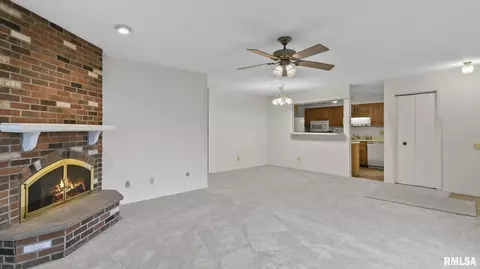 98 Brookside Pl, Springfield, IL 62704 photo 5