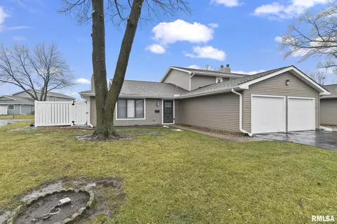 98 Brookside Pl, Springfield, IL 62704