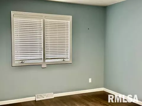 1714 Devonwood Dr, Springfield, IL 62704 photo 13