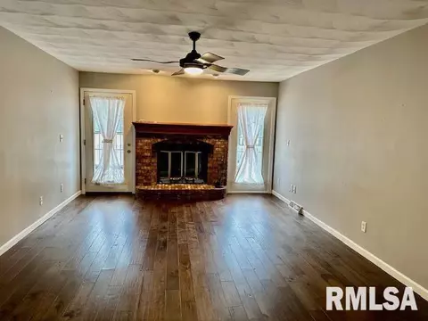 1714 Devonwood Dr, Springfield, IL 62704 photo 6