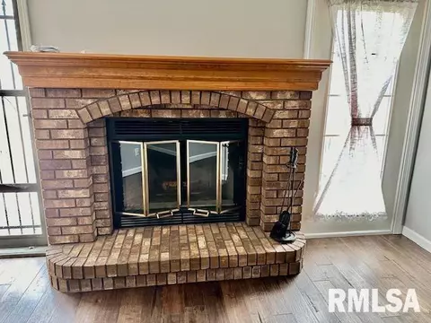 1714 Devonwood Dr, Springfield, IL 62704 photo 7