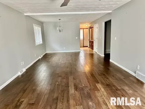 1714 Devonwood Dr, Springfield, IL 62704 photo 8