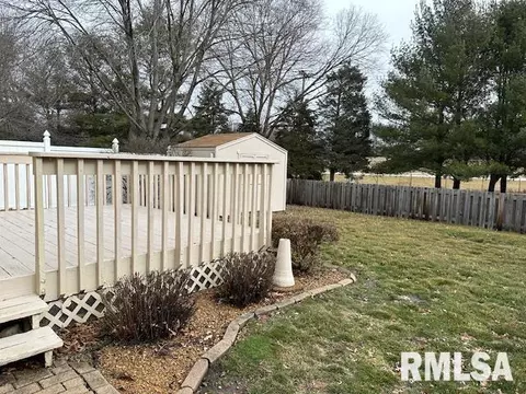 1714 Devonwood Dr, Springfield, IL 62704 photo 16