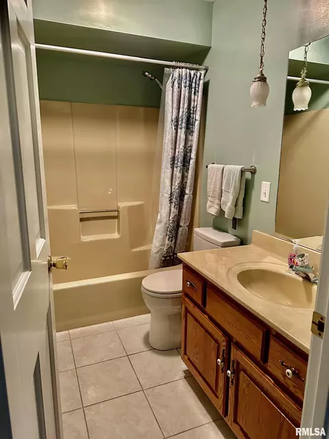 1714 Devonwood Dr, Springfield, IL 62704 photo 15