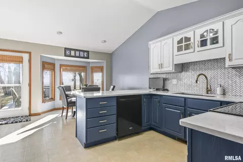 1100 Post Rd, Springfield, IL 62712 photo 12
