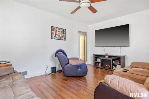 3116 S 4th St, Springfield, IL 62703 photo 6