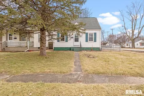2200 E Keys Ave, Grandview, IL 62702