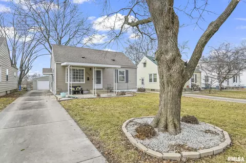 Exterior - 2857 S 3rd St, Springfield, IL 62703 photo 3 of 11