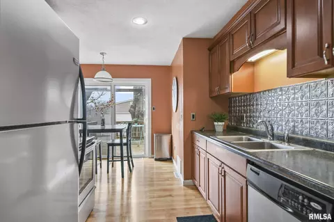Kitchen - 2857 S 3rd St, Springfield, IL 62703 photo 3 of 4