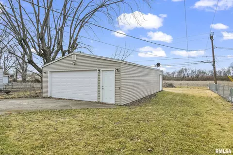 Exterior - 2857 S 3rd St, Springfield, IL 62703 photo 10 of 11