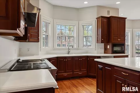 1855 S Wiggins Ave, Springfield, IL 62704 photo 12