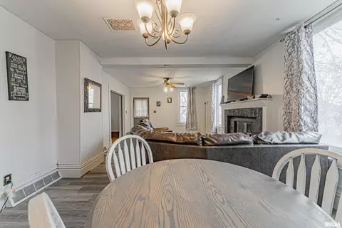 421 Cobleigh St, Emden, IL 62635 photo 11