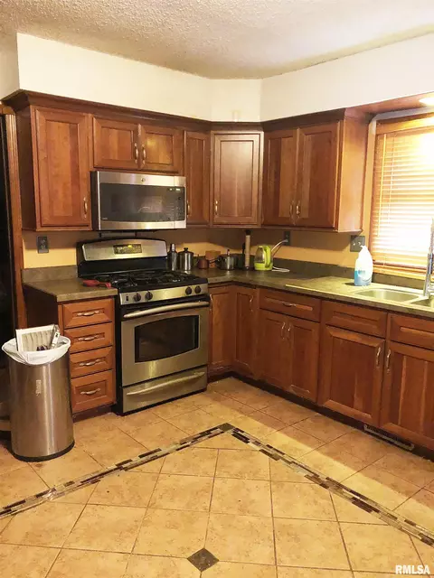 14 Jerry Ln, Springfield, IL 62711 photo 3