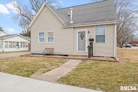 501 N 5th St, Auburn, IL 62615