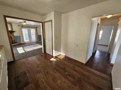Entry Way - 1721 N 22nd St, Springfield, IL 62702 photo 1 of 1
