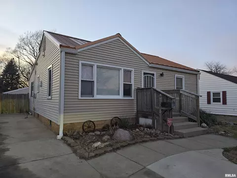 Exterior - 1721 N 22nd St, Springfield, IL 62702 photo 2 of 7