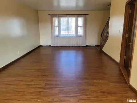1717 Windycrest Dr, Springfield, IL 62704 photo 2