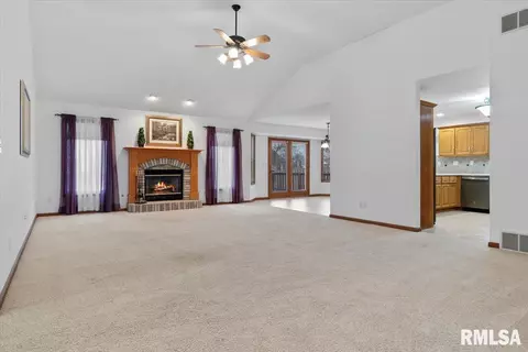 3912 Thackeray Dr, Springfield, IL 62711 photo 5