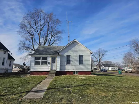 1022 S Academy St, Galesburg, IL 61401