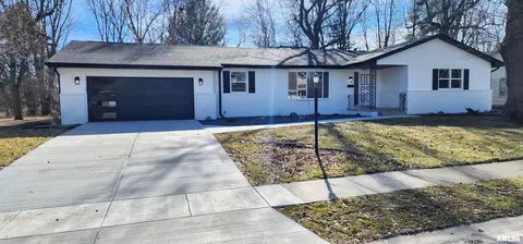 2416 Manchester Dr, Springfield, IL 62704