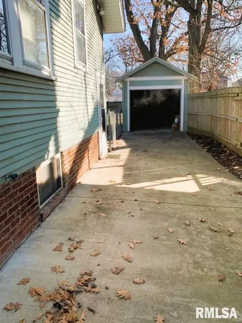 122 S State St, Springfield, IL 62704 photo 24