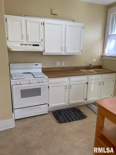 122 S State St, Springfield, IL 62704 photo 8