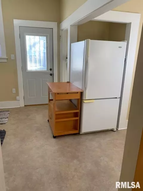 122 S State St, Springfield, IL 62704 photo 9
