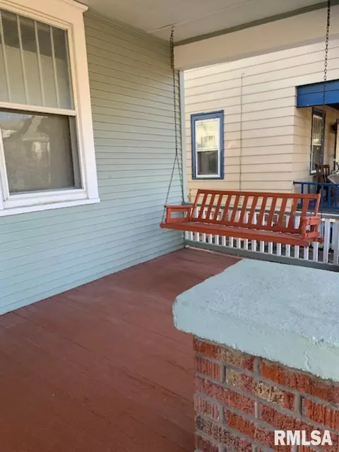 122 S State St, Springfield, IL 62704 photo 2