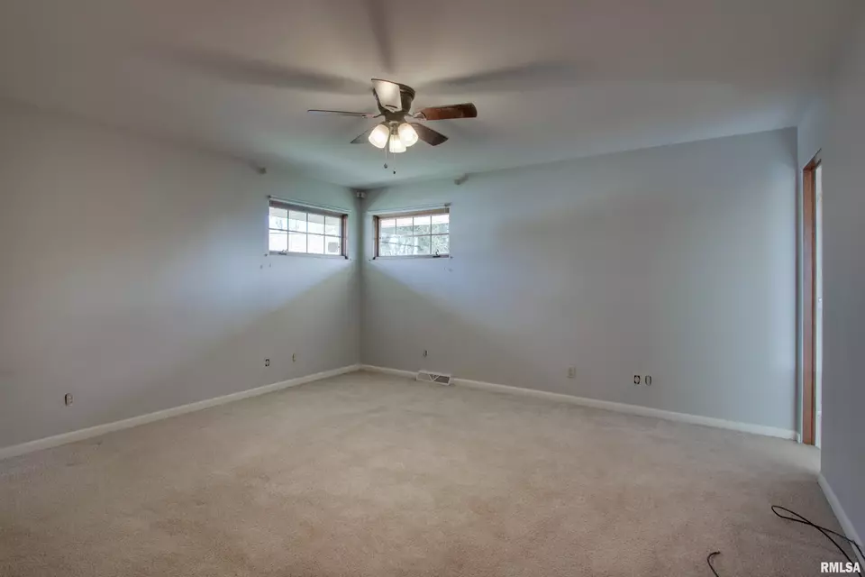  2038 W Wilmar Dr, Quincy, IL 62301 photo 17