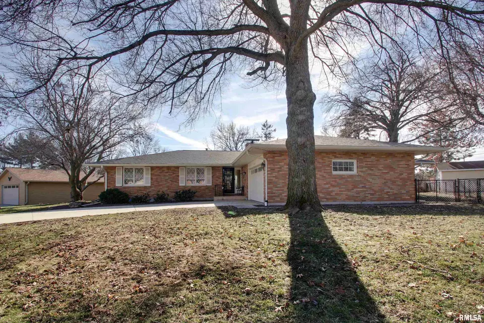  2038 W Wilmar Dr, Quincy, IL 62301 photo 2