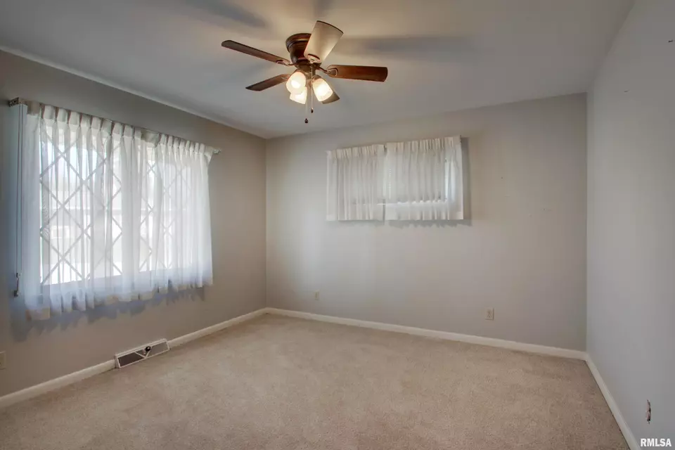  2038 W Wilmar Dr, Quincy, IL 62301 photo 14