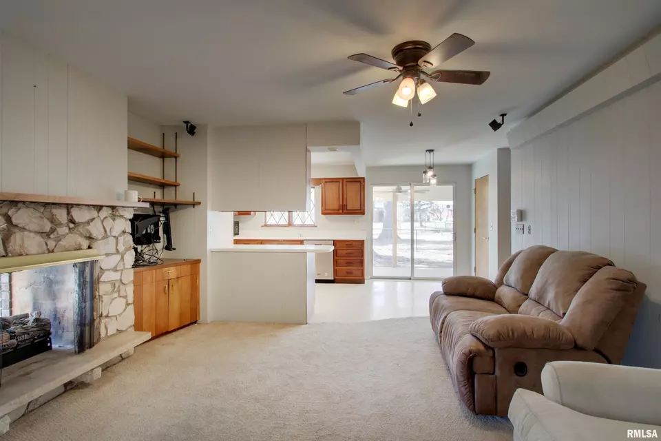  2038 W Wilmar Dr, Quincy, IL 62301 photo 3
