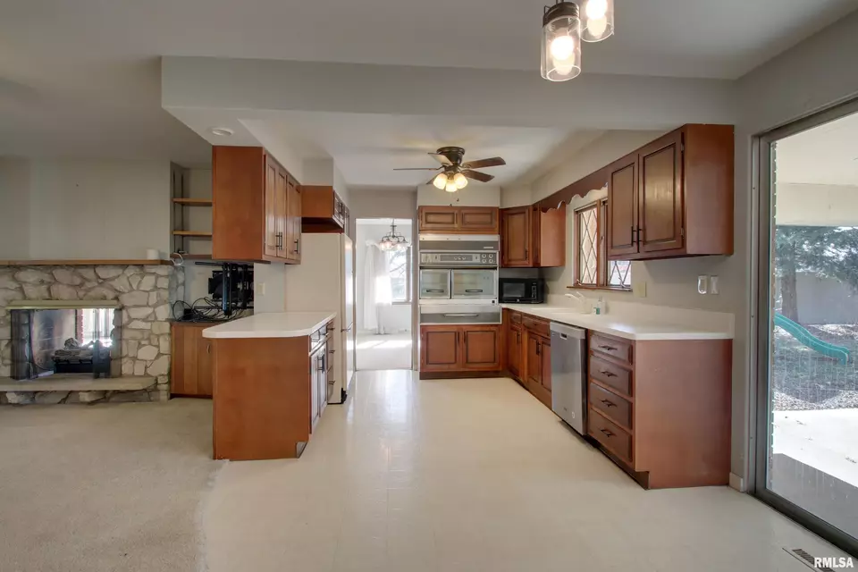  2038 W Wilmar Dr, Quincy, IL 62301 photo 5