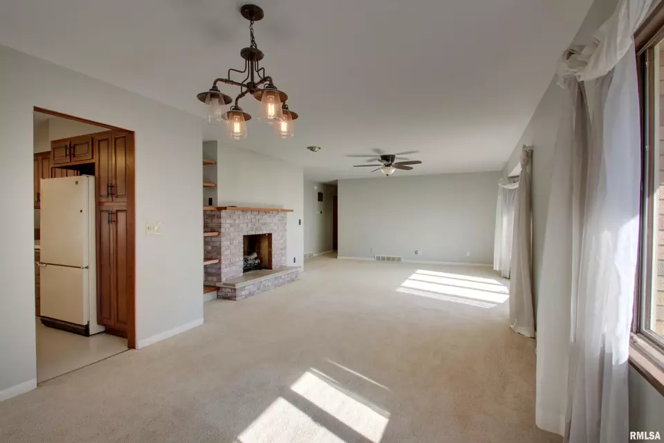  2038 W Wilmar Dr, Quincy, IL 62301 photo 8