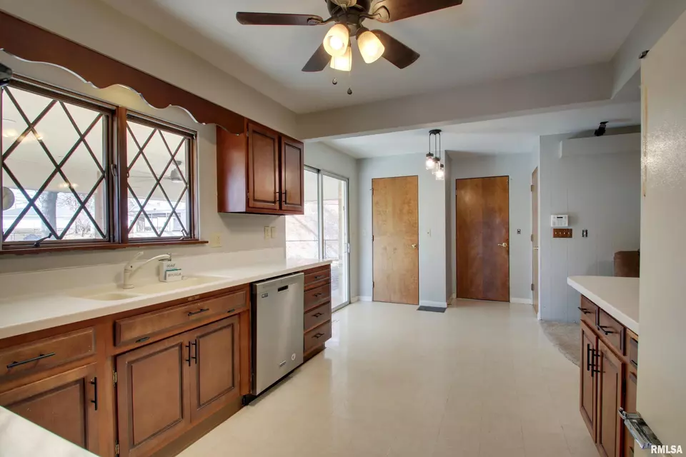  2038 W Wilmar Dr, Quincy, IL 62301 photo 6