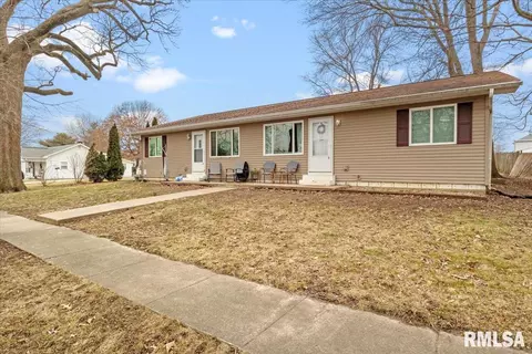 110 E Lincoln St, Edinburg, IL 62531