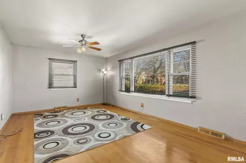 Bedroom - 2113 N 6th St, Springfield, IL 62702 photo 1 of 1